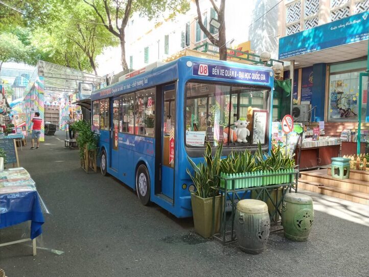 【週末特集】のんびり書店巡り。お土産探しにも!~Ho Chi Minh City
