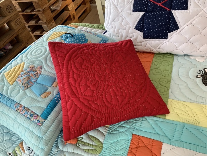 ベトナム人の作る繊細な布製品を思い出に〜Mekong Quilt(メコンキルト)〜
