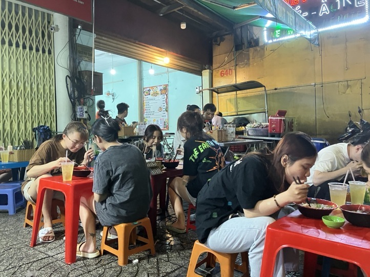進化するベトナム麺!変わり種ブン、フーティウのお店
