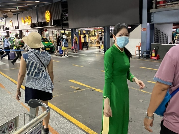 空港でのちょっとしたコツ(入国審査やタクシーの乗り方)、安くて早くできるPCR検査について