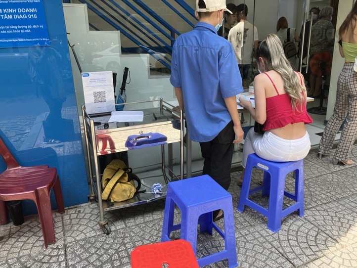 空港でのちょっとしたコツ(入国審査やタクシーの乗り方)、安くて早くできるPCR検査について