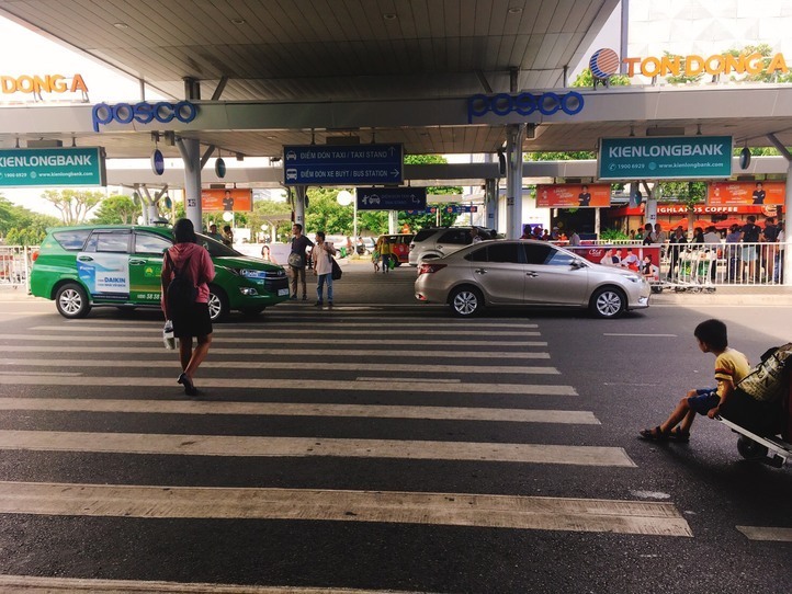 空港でのちょっとしたコツ(入国審査やタクシーの乗り方)、安くて早くできるPCR検査について