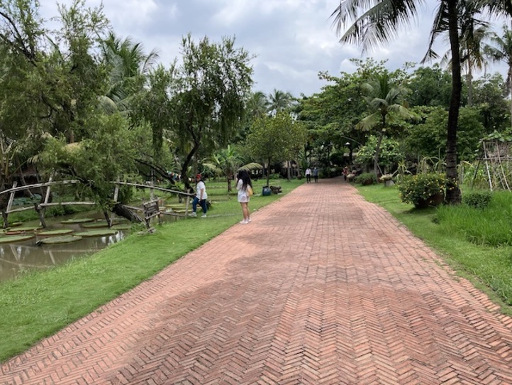 ホーチミン市内バスに乗ってみた&郊外の公園に行ってみた