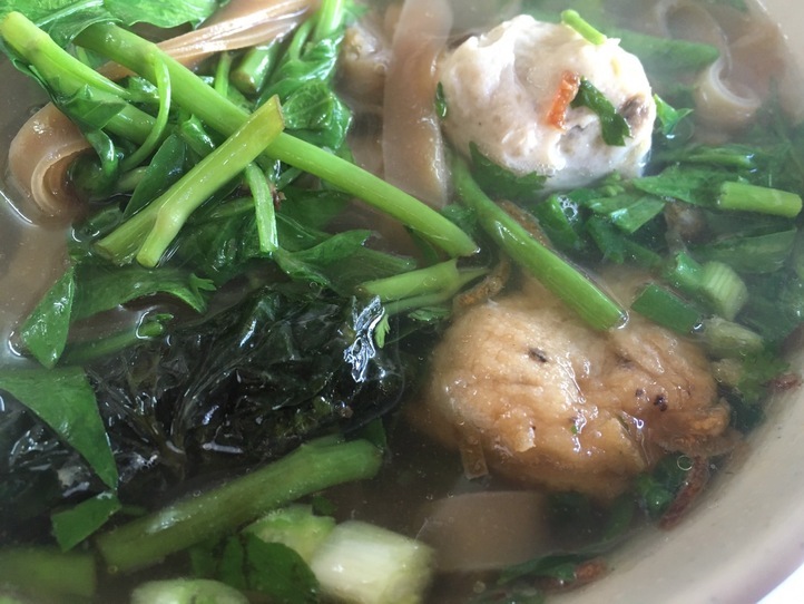 まだある!ベトナム麺料理!バインダークア、ベトナム風お雑煮「バインドュックノン」…を食べてみよう