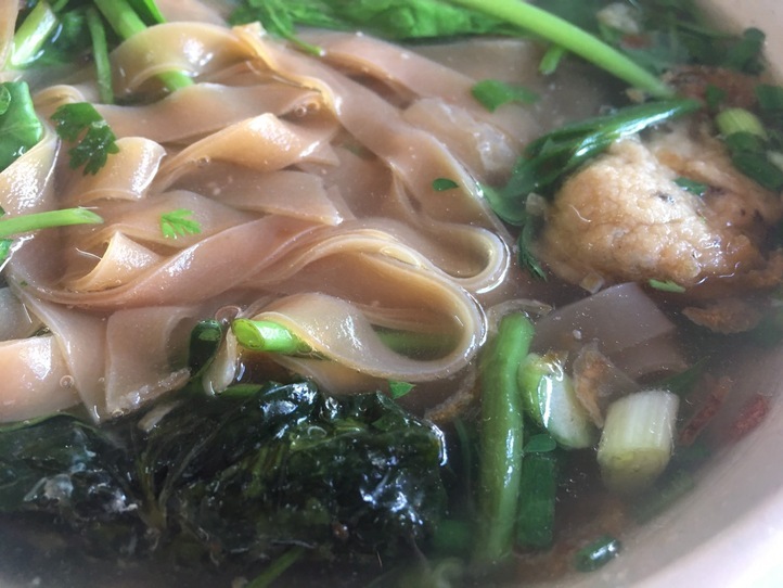 まだある!ベトナム麺料理!バインダークア、ベトナム風お雑煮「バインドュックノン」…を食べてみよう