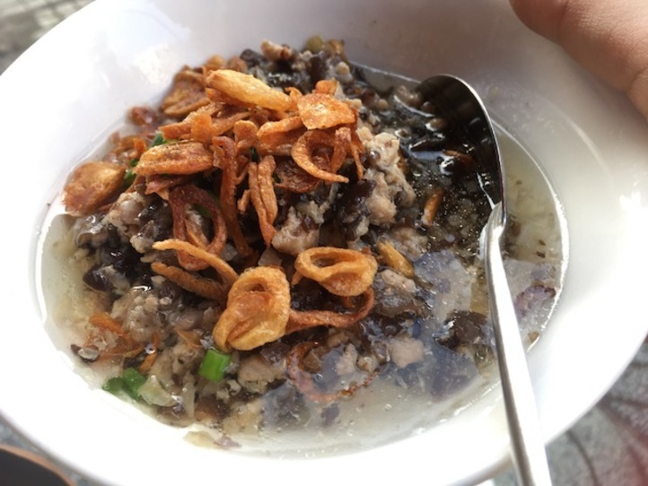 まだある!ベトナム麺料理!バインダークア、ベトナム風お雑煮「バインドュックノン」…を食べてみよう