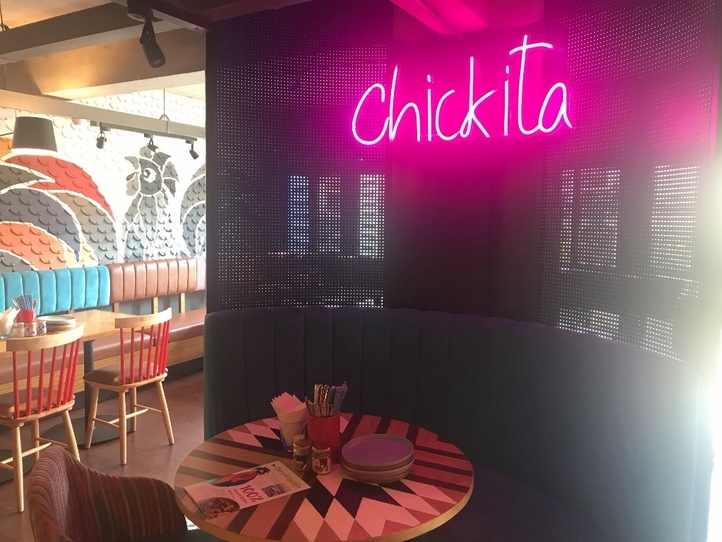 豊富なソースでチキン料理を楽しめる!〜Chickita flame grilled chicken(チキータフレームグリルチキン)〜