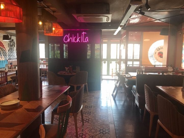 豊富なソースでチキン料理を楽しめる!〜Chickita flame grilled chicken(チキータフレームグリルチキン)〜