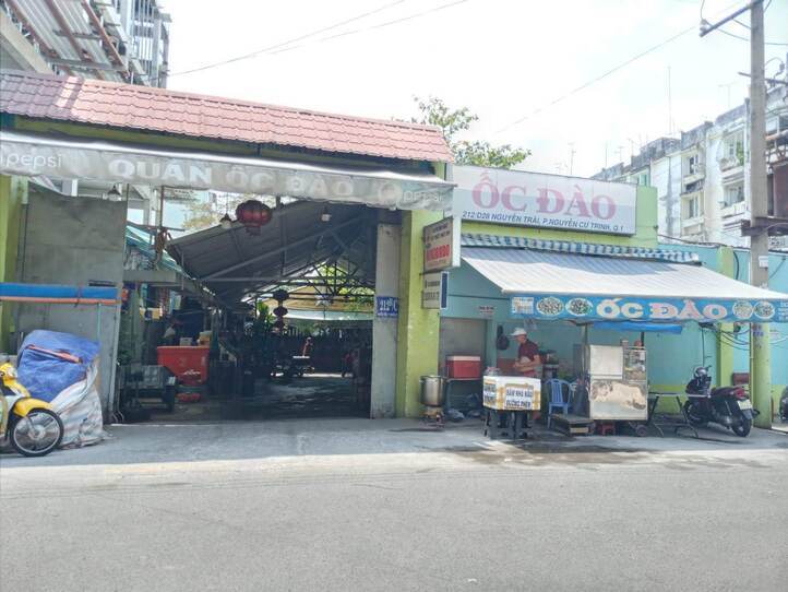 大賑わいの貝専門店~Oc Dao Nguyen Trai(オック ダオ グエンチャイ)~