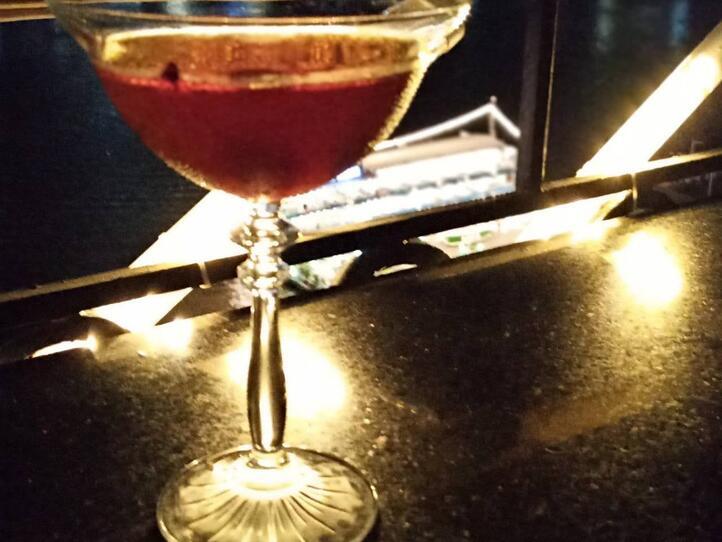 サイゴン川沿いの夜景が綺麗なルーフトップバー~M bar(エムバー)~