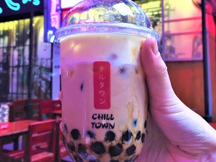 【インタビュー】謎の日本風居酒屋「チルタウン」のオーナーに特別インタビュー