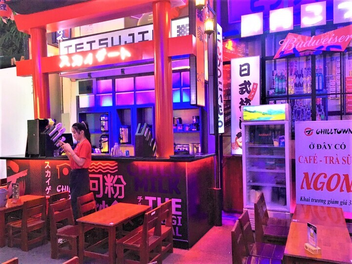 【インタビュー】謎の日本風居酒屋「チルタウン」のオーナーに特別インタビュー