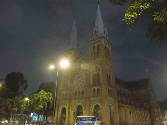 サイゴン大教会 聖母マリア教会 ホーチミンの象徴 聖母マリア教会はもう行きましたか 歴史と文化 ホーチミン観光情報ガイド