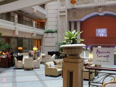 アトリウム ラウンジ